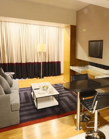 Central modern 4 bedrooms house with pool Main image 1